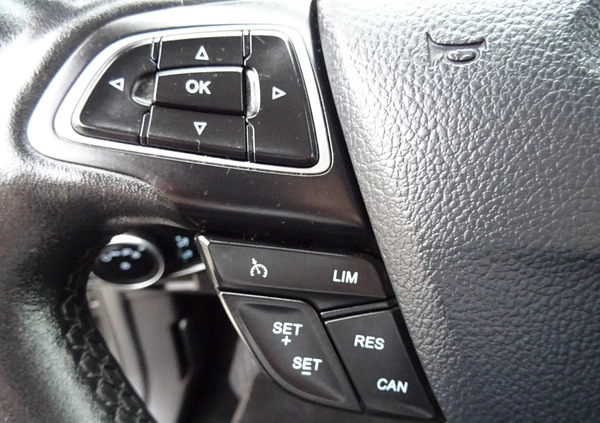 Ford Focus cena 45900 przebieg: 120000, rok produkcji 2015 z Słupsk małe 596